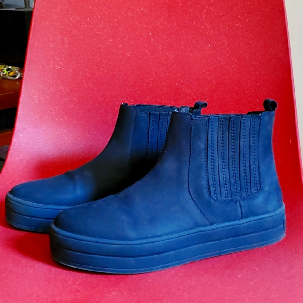 J/Slides Hype Suede Chelsea Bootie Sneaker Black Black Size 8M